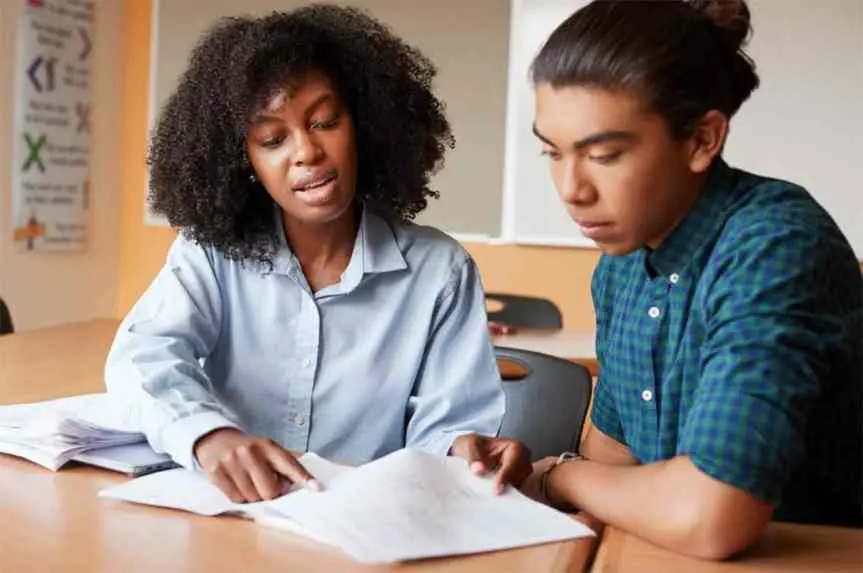 What are the advantages of studying English with a tutor?