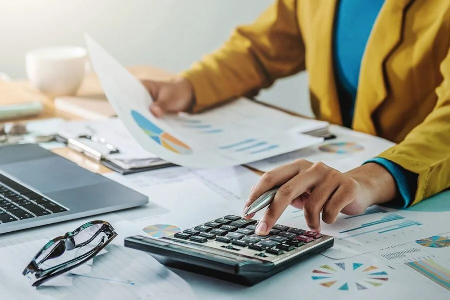 Guide to Hire the Right Bookkeeper